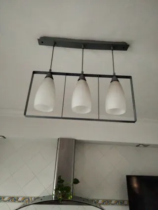 Lámpara de cocina colgante gris y blanca