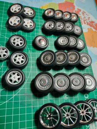 Ruedas Escala 1:18 Multimarca