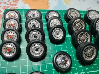 Ruedas Escala 1:18 Multimarca