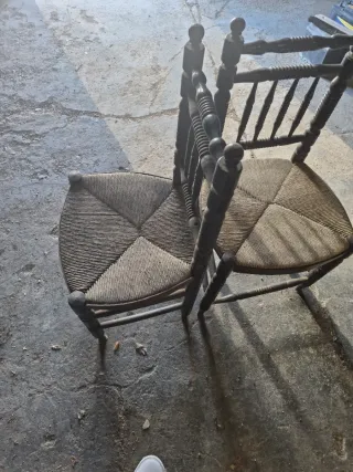 5 Sillas antiguas de madera