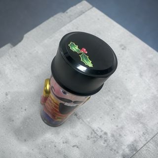 Caja hojalata cascanueces