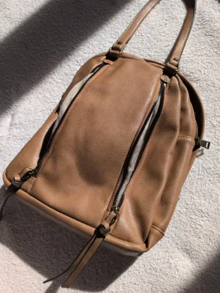 Mochila de cuero marrón