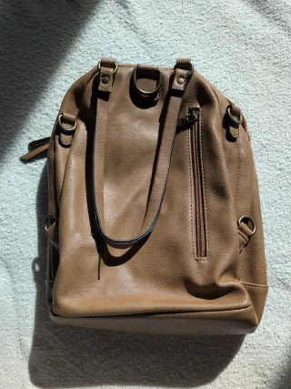 Mochila de cuero marrón