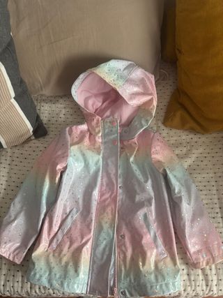 Chubasquero niña estrellas degradado. Talla 4-5
