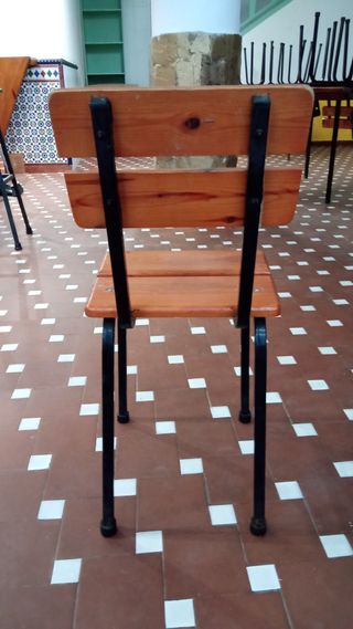 Mesa y  Sillas de Madera
