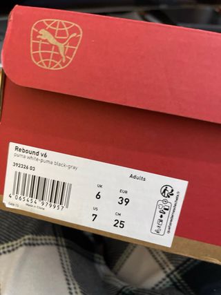 Zapatillas Puma Grises y Blancas