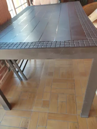 Tavolo da terrazza in plastica marrone/verde, nessuna spedizione