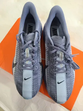 Nike ZoomX Moradas y Blancas