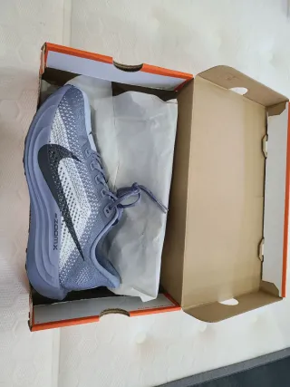 Nike ZoomX Moradas y Blancas