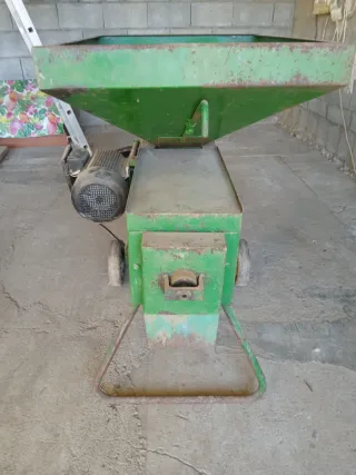 Peladora de almendras industrial