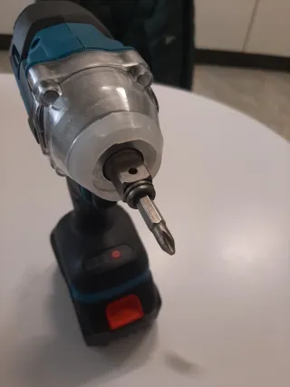 Pistola de impacto + 2 baterías