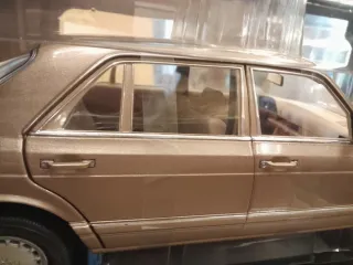 Norev 1/18 Mercedes 560SEL Dorado