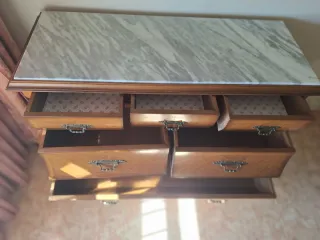 Cómoda antigua madera seis cajones y mármol