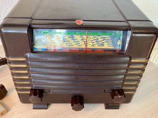 Radio antigua de válvulas Philips A43U "Junior"