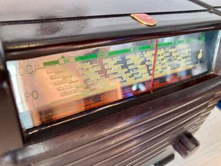 Radio antigua de válvulas Philips A43U "Junior"