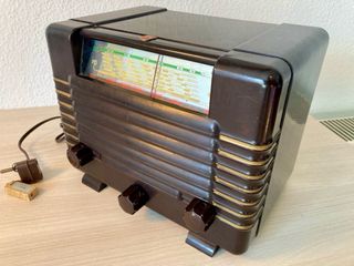 Radio antigua de válvulas Philips A43U "Junior"