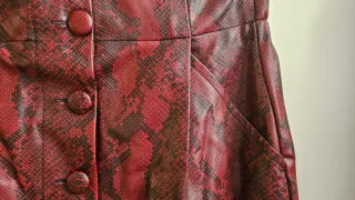 Falda Zara efecto piel serpiente