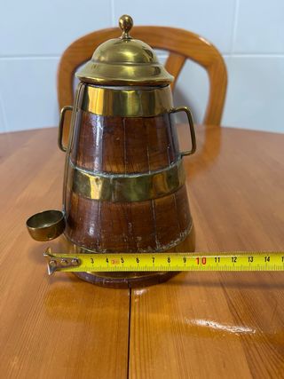 Sella de agua antigua madera y latón