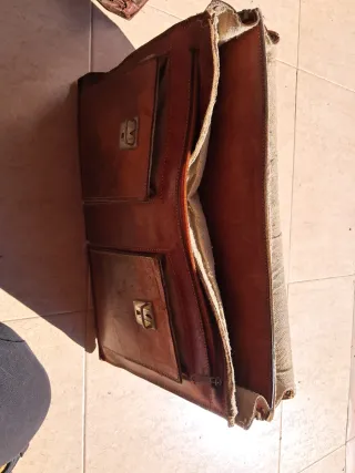Maletín antiguo de cuero marrón. Sin marca conocid