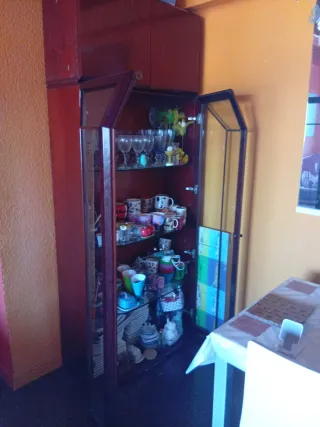 Armario de vajillas  2 Solo venta en persona