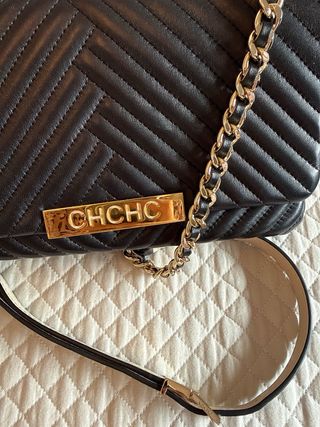 Bolso Negro Carolina Herrera Dorado