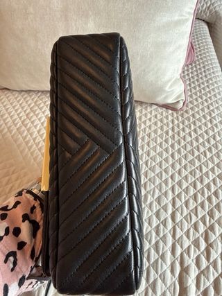 Bolso Negro Carolina Herrera Dorado