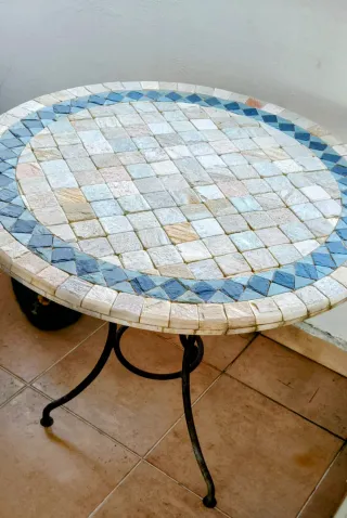 Tavolo rotondo da giardino mosaico