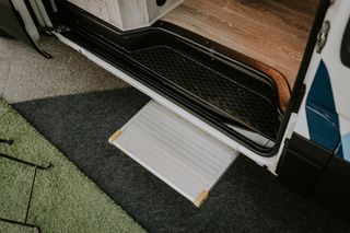 IVECO DAILY CAMPER FURGONETA 2023 AUTOMAT. 156CV