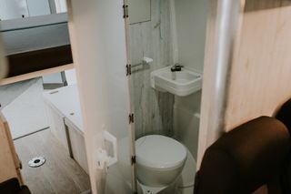 IVECO DAILY CAMPER FURGONETA 2023 AUTOMAT. 156CV