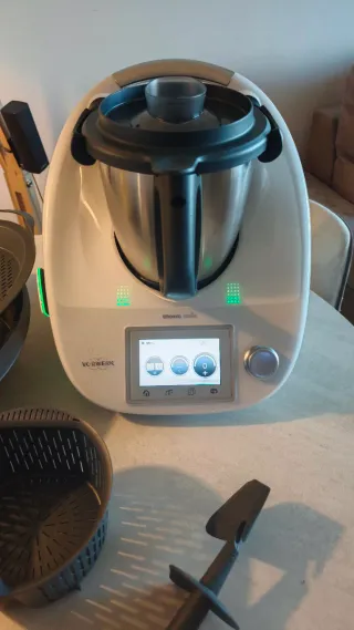 Thermomix TM5 con accesorios y bolsa