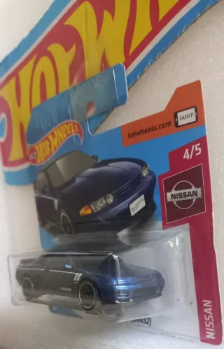 Hot Wheels Nissan Skyline GT-R R32