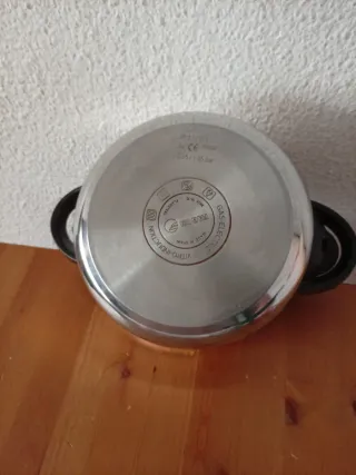 Olla a presión Fagor.