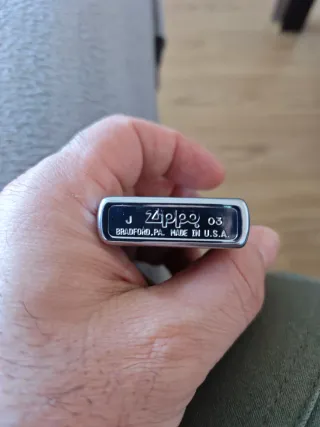 Zippo con figura de toro