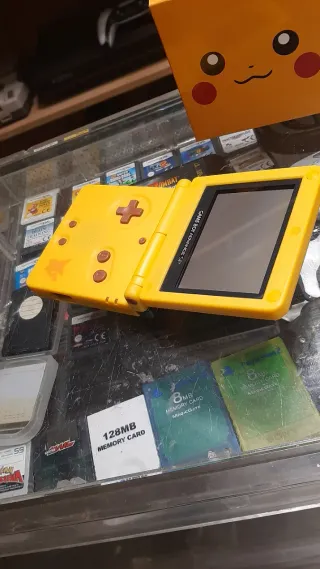GAMEBOY PIKACHU ADVANCE SP CAJA CABLE USB CARGA