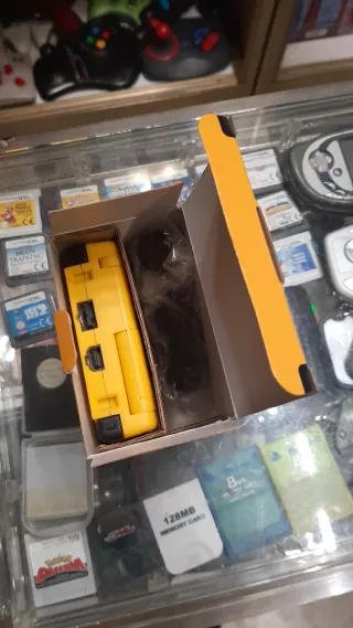 GAMEBOY PIKACHU ADVANCE SP CAJA CABLE USB CARGA