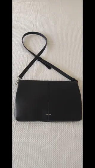 Bolso Parfois negro con tachuelas