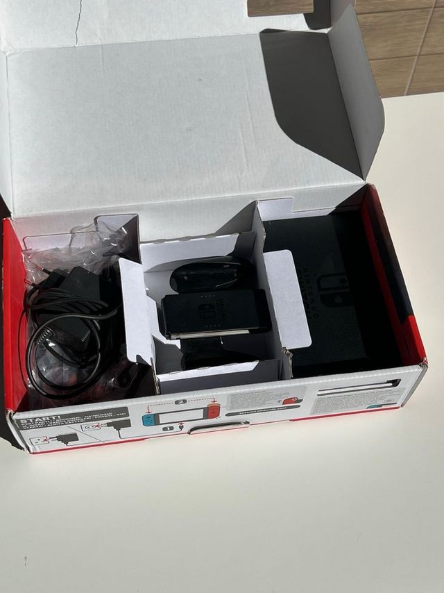 IMPECABLE Nintendo Switch V2 con caja