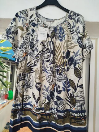 Blusa floral nueva con etiqueta