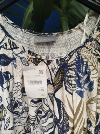 Blusa floral nueva con etiqueta