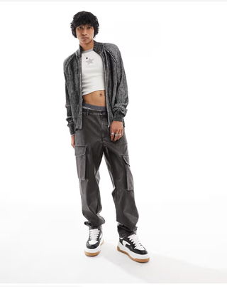 Pantalones cargo piel sintética marrón