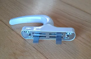 Manilla blanca para ventana