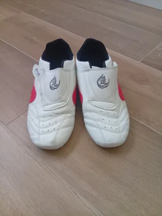 Zapatillas Taekwondo/Karate Blancas y Rojas