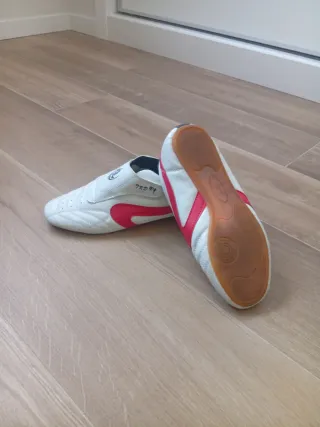 Zapatillas Taekwondo/Karate Blancas y Rojas