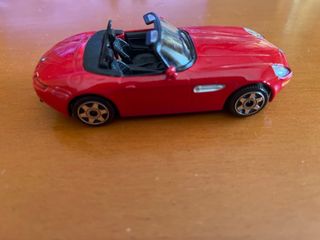 Coche a escala rojo deportivo BMW Z8