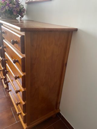 Cómoda de madera maciza
