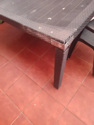 Mesa de terraza ratán negra