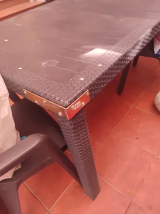 Mesa de terraza ratán negra