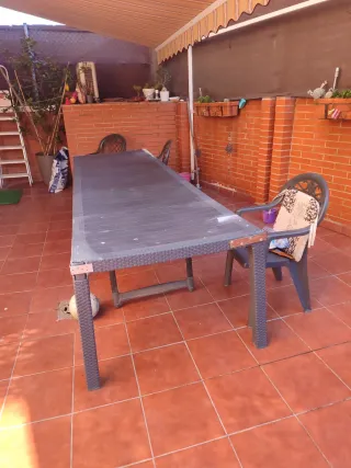 Mesa de terraza ratán negra