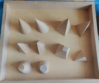 Maletín Cuerpos Geométricos Madera Maciza