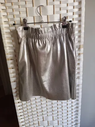Falda plateada efecto piel